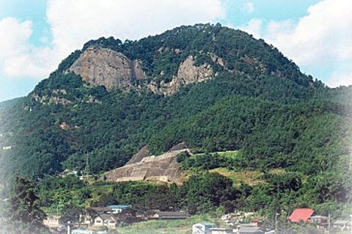 岩殿山